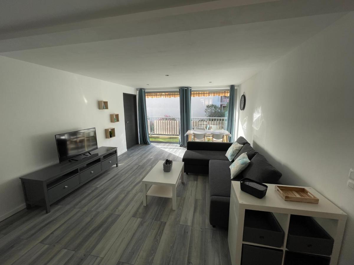 Spacious Marina & See View Appartment กาวาแลร์-ซูร์-แมร์ ภายนอก รูปภาพ